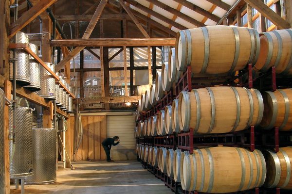 A look at how oak barrels affect wine taste
