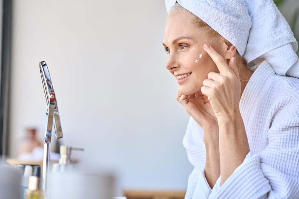How can using anti-aging products online can benefit you?