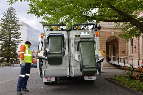 clearing rubbish in Kirkland, WA
