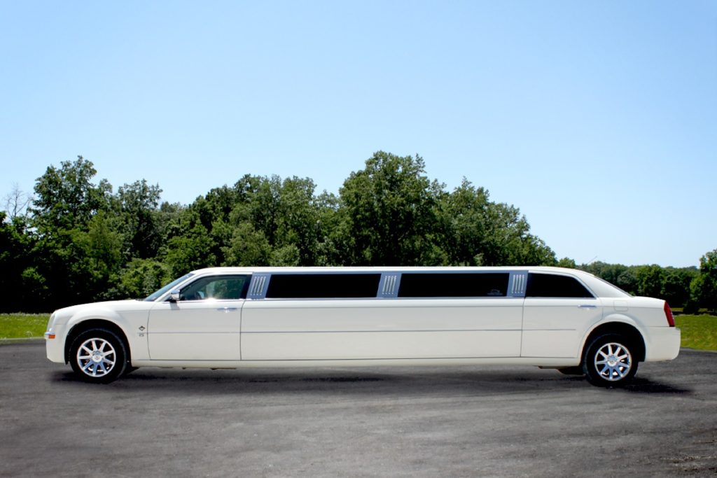 Affordable Luxury: How Limousine Service Can Fit Into Your Event Budget